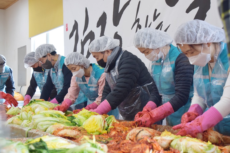 [사진자료] 한국재정정보원 e나라 방방곡곡 봉사단 김장 나눔활동으로 취약계층 식생활 지원(4)